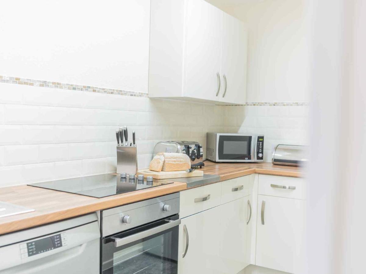 Pass The Keys Comfortable 3 Bed In Central Bowness With Parking Windermere Exteriér fotografie